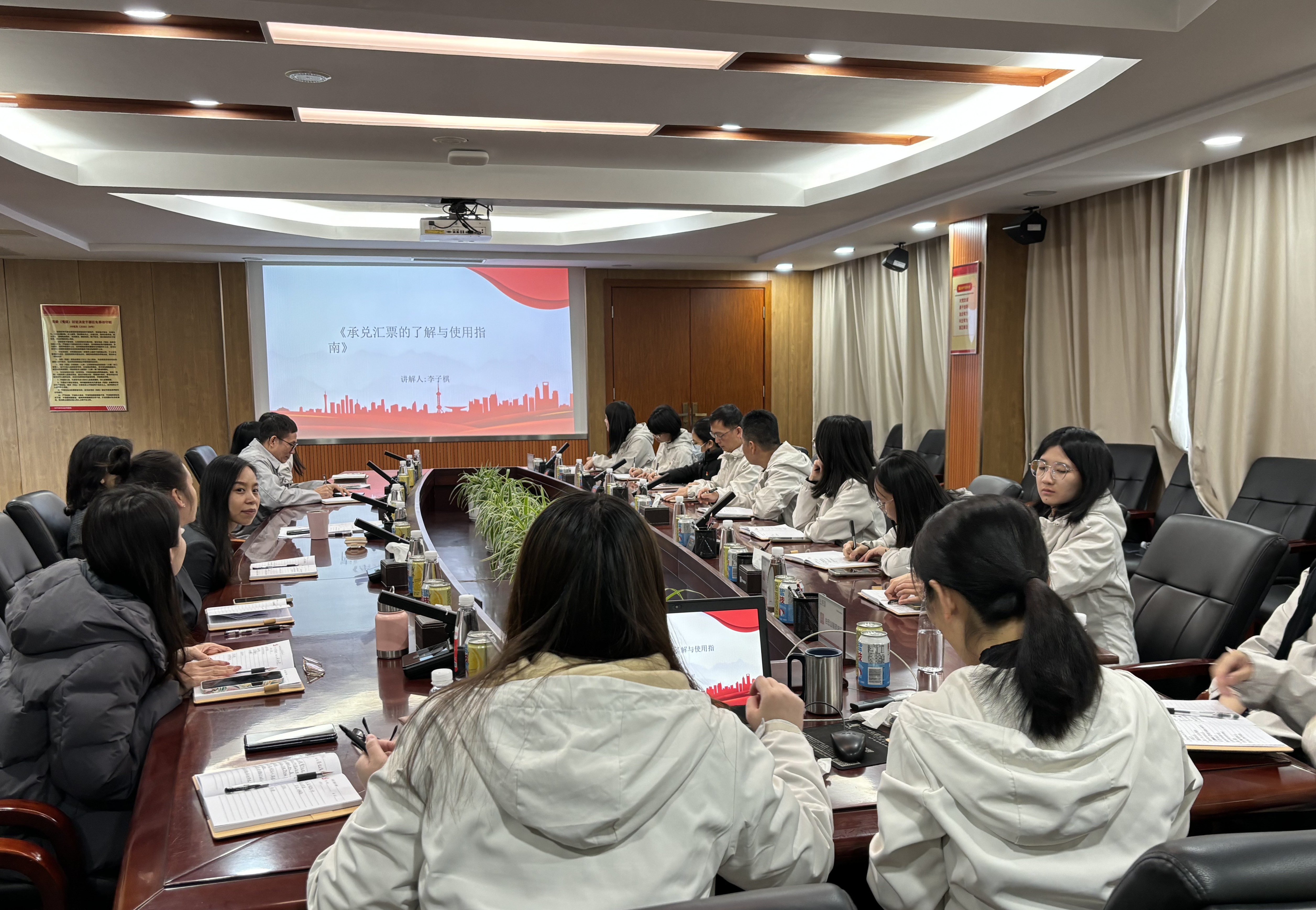 全面提升党员素养，打造学习型党支部——总厂第八党支部开展党员小课堂活动